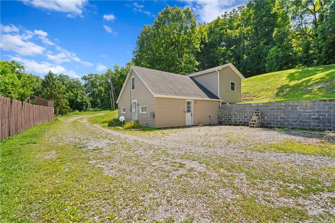 Property Photo: 45 Kettle Dr PA 15301