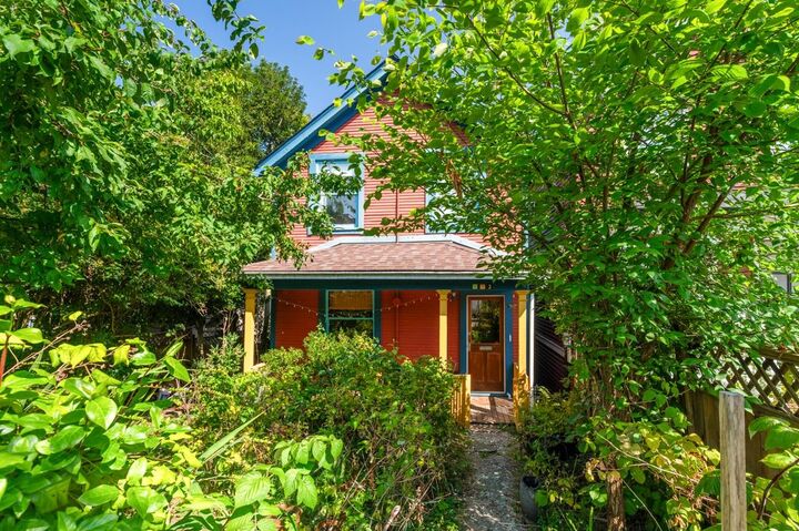 Property Photo: 473 E 6th Avenue BC V5T 1K7
