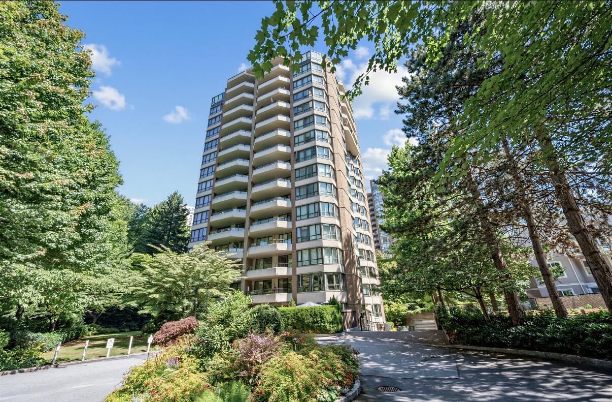 Property Photo: 6152 Kathleen Avenue 1504 BC V5H 4K8