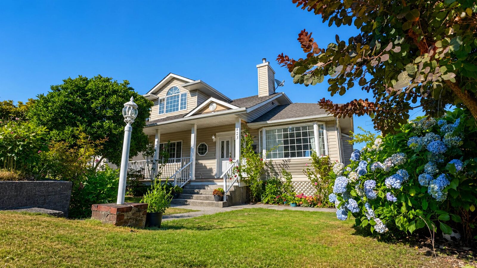 Property Photo: 823 Burnaby Street BC V3L 4V8