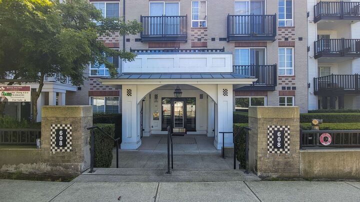 Property Photo:  608 Como Lake Avenue 210  BC V3J 0B2 