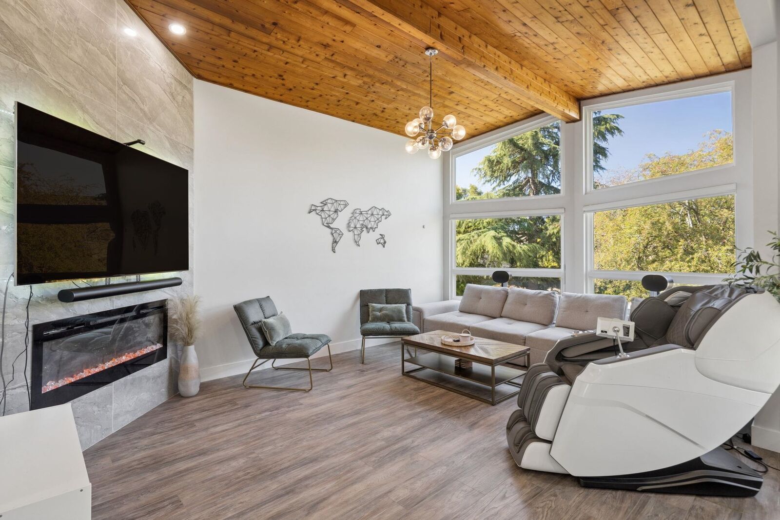 Property Photo:  5668 Dove Place  BC V4K 3R3 