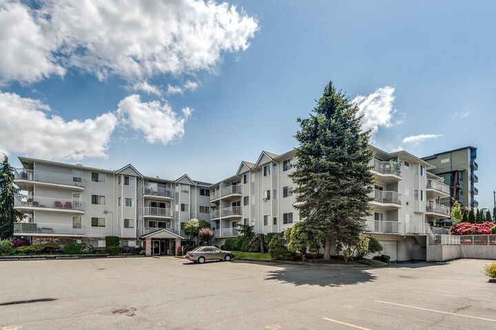 2750 Fuller Street 105 — photo 1
