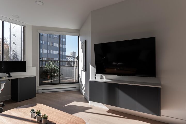 Property Photo: 1270 Robson St BC V6E 3Z6