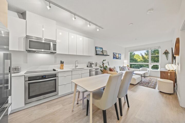Property Photo: 1621 Hamilton Avenue 214 BC V7P 0B6