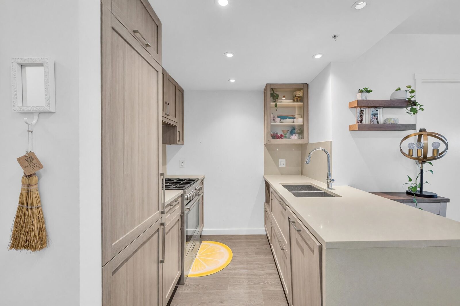 Property Photo: 5598 Ormidale Street 504 BC V5R 0E5