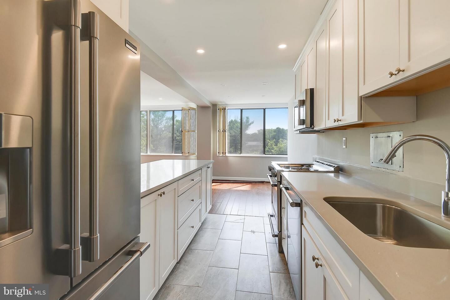 Property Photo: 6621 Wakefield Drive 302 VA 22307