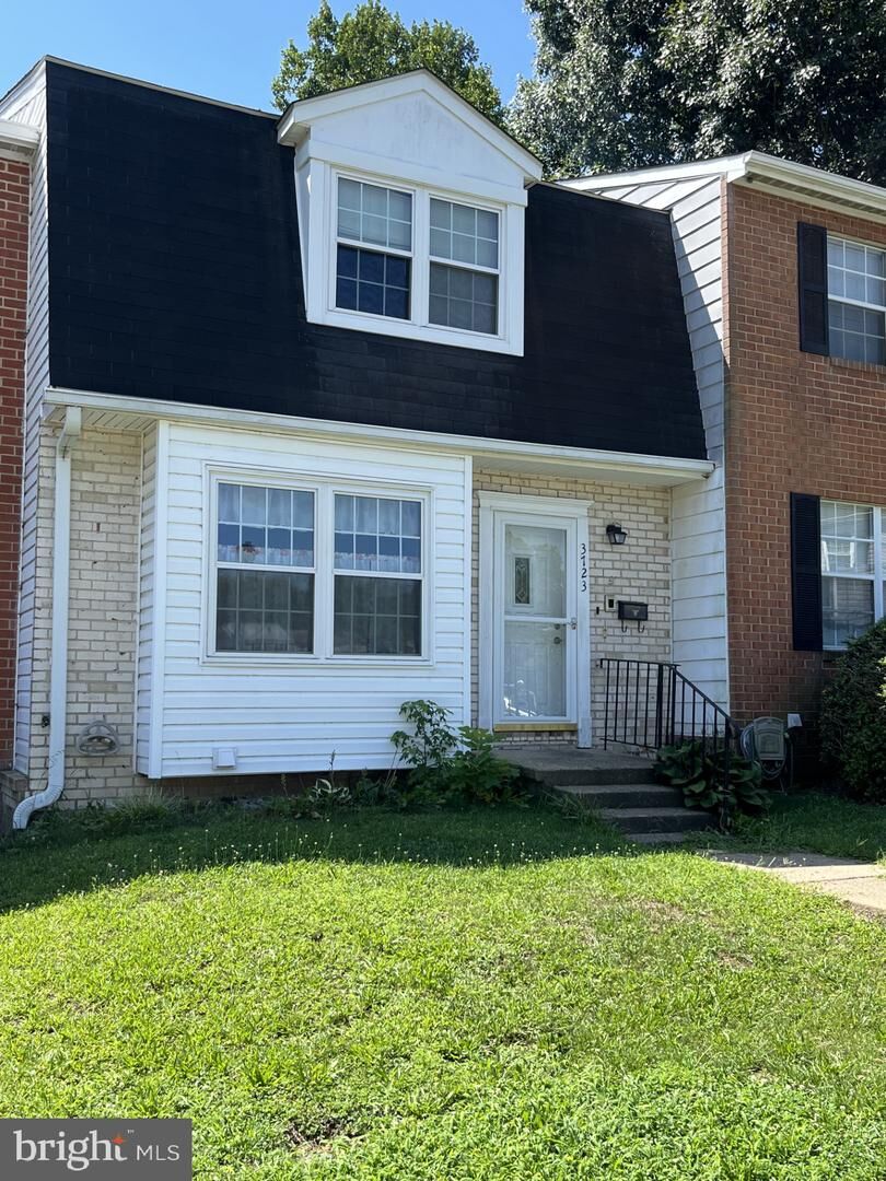 Property Photo: 3723 Tavern Way VA 22172