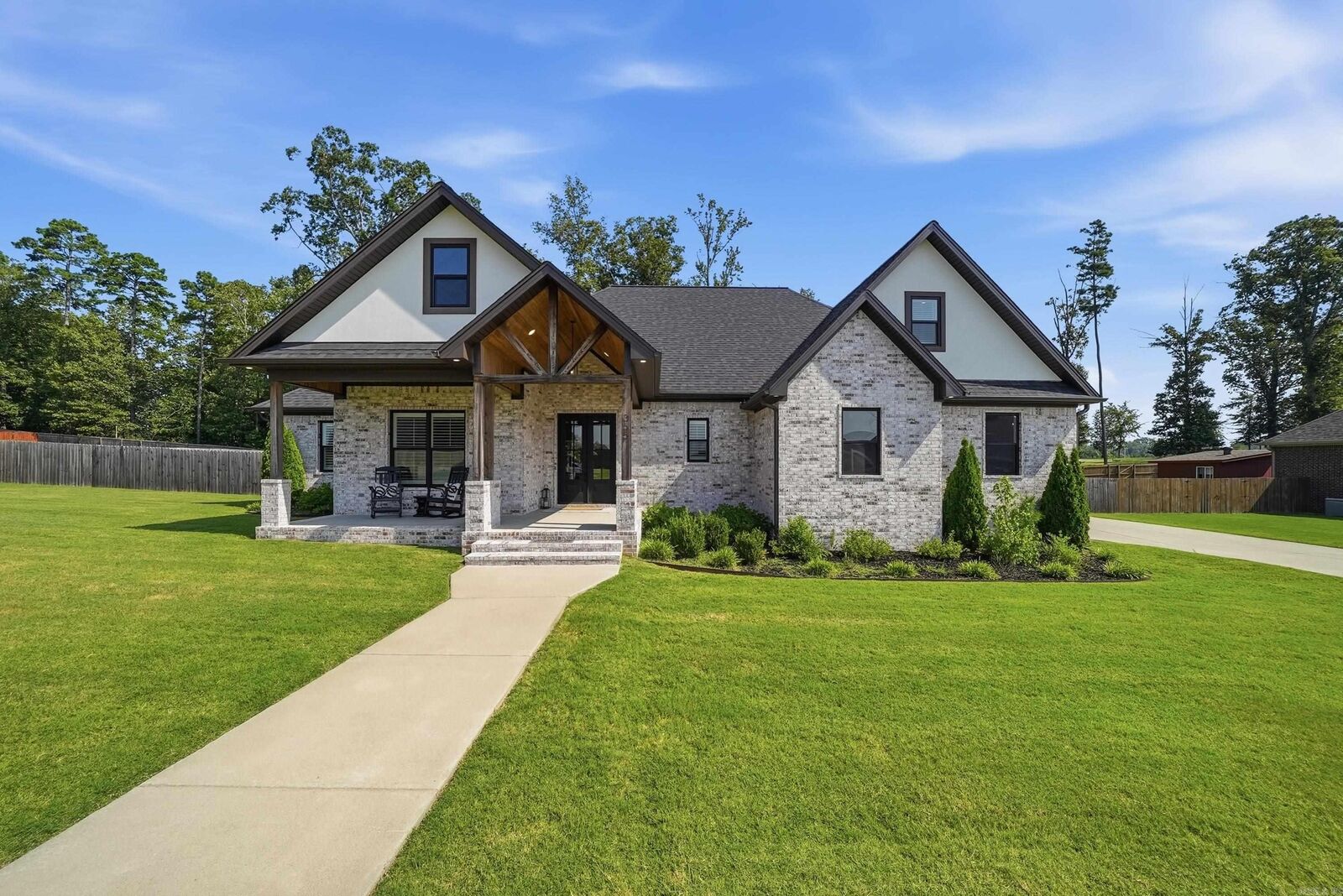 Property Photo:  365 Oak Tree Ridge  AR 72150 