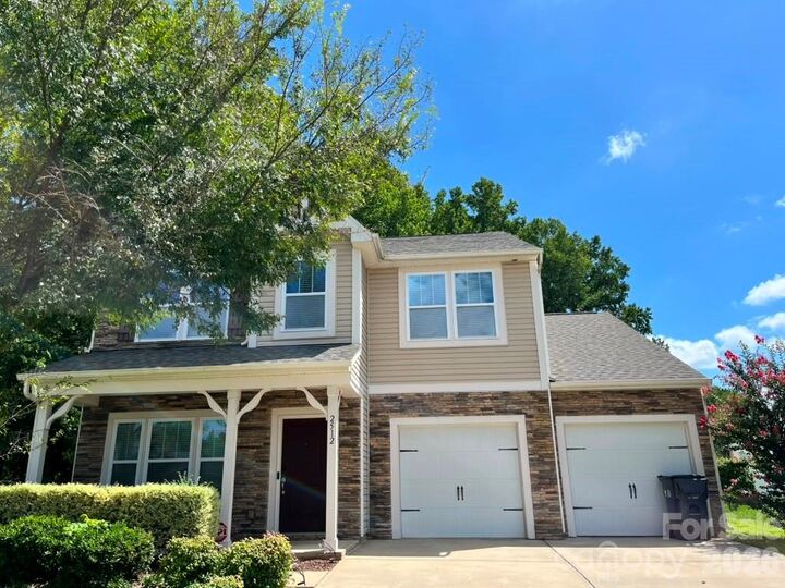 Property Photo:  2512 Viburnum Court  NC 28215 