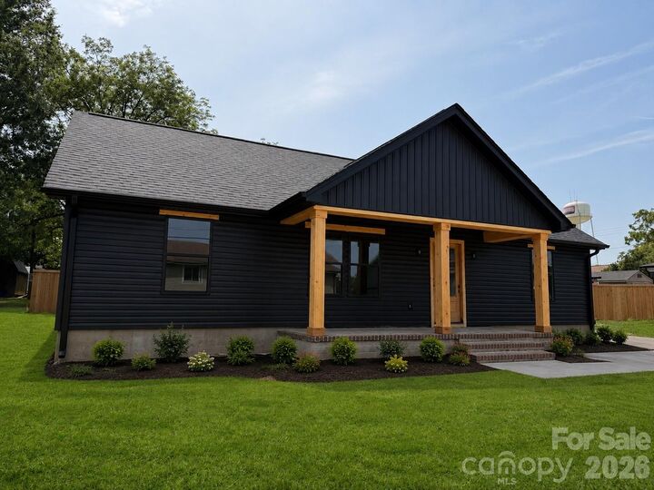 Property Photo: 304 Garden Street E NC 28088