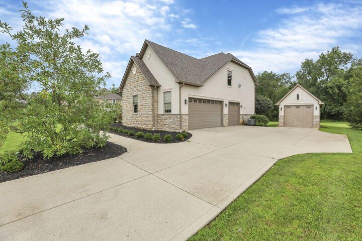 Property Photo: 2370 Dauer Court OH 43065