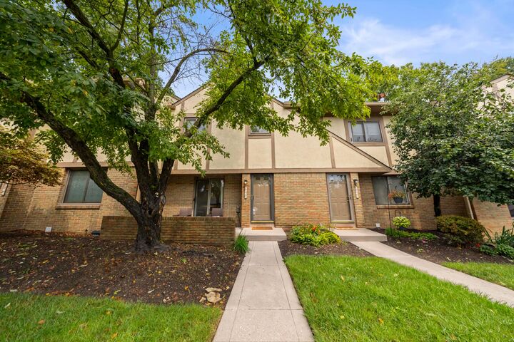 Property Photo:  3262 Brookview Way  OH 43221 