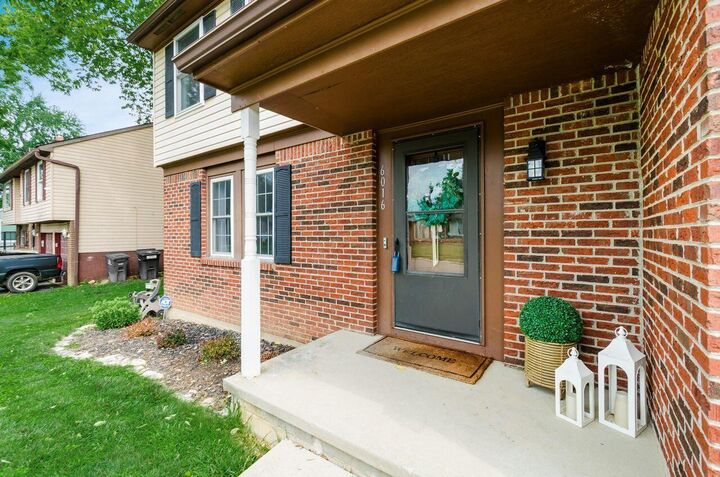 Property Photo:  6016 Winterberry Drive  OH 43119 