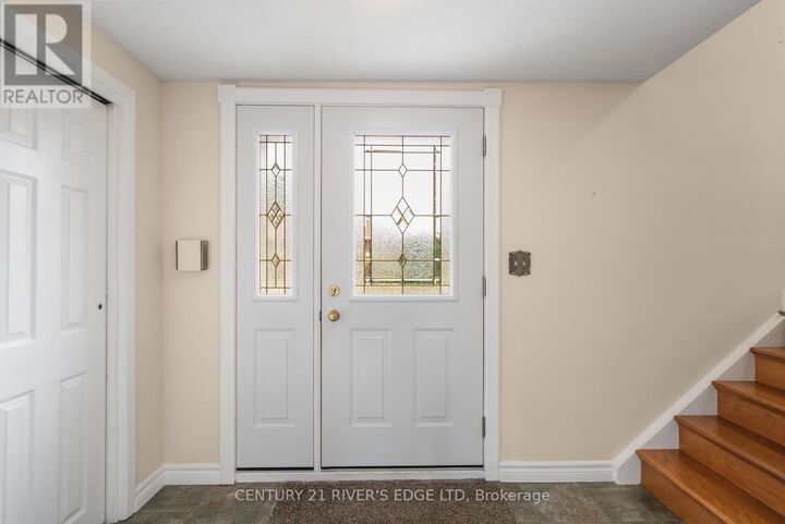 Property Photo:  1 Hardy Crescent  ON K6V 3A2 