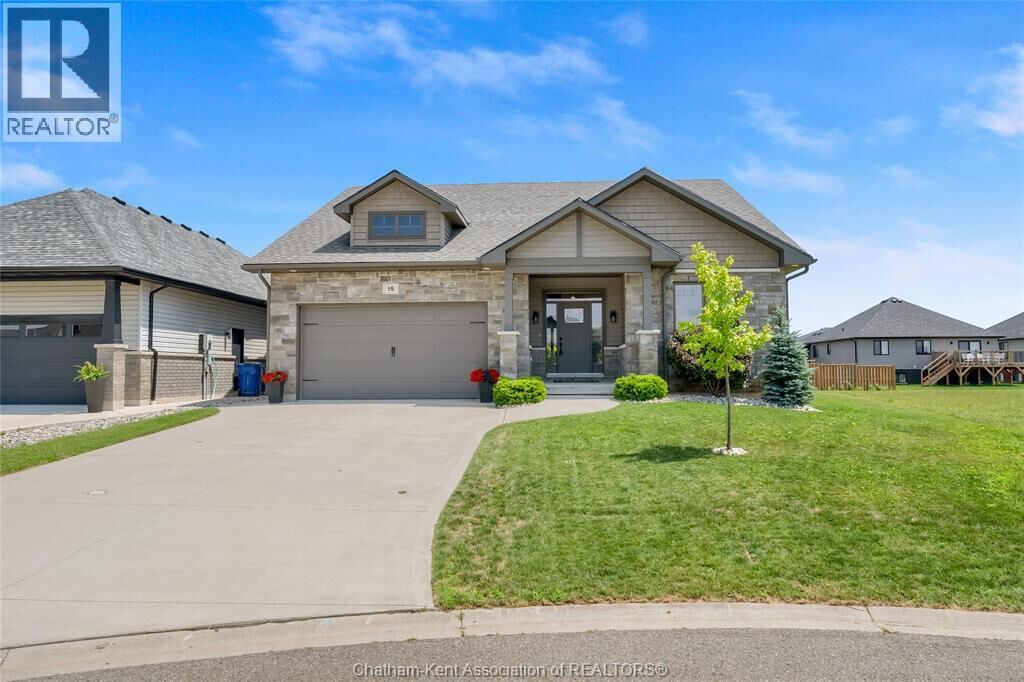 Property Photo: 15 Sienna Court ON N7M 0R9