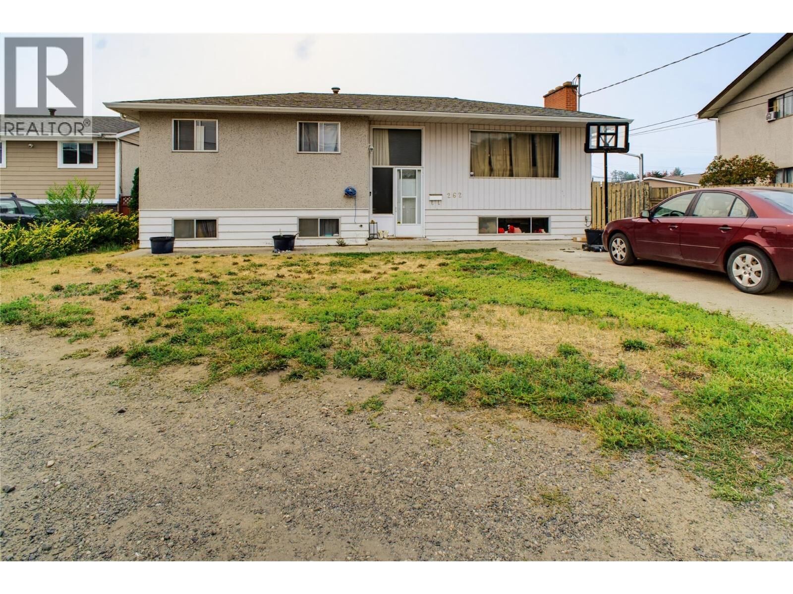 Property Photo: 262 Holly Avenue BC V2B 1M3