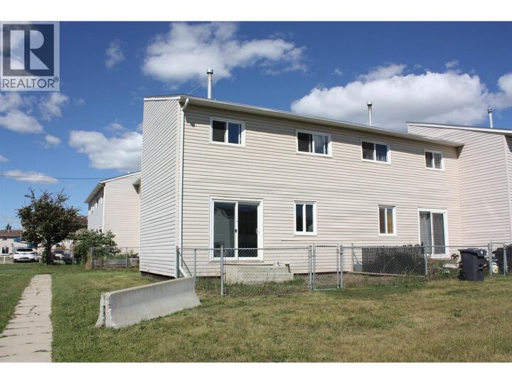 8836 101 Avenue — photo 1