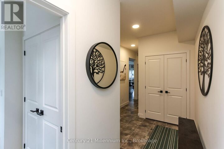 Property Photo: 10 Beckwith Lane 107 ON L9Y 0N5