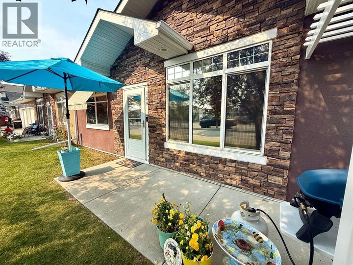 Property Photo: 104 Sunvale Crescent Northeast AB T1V 0E8