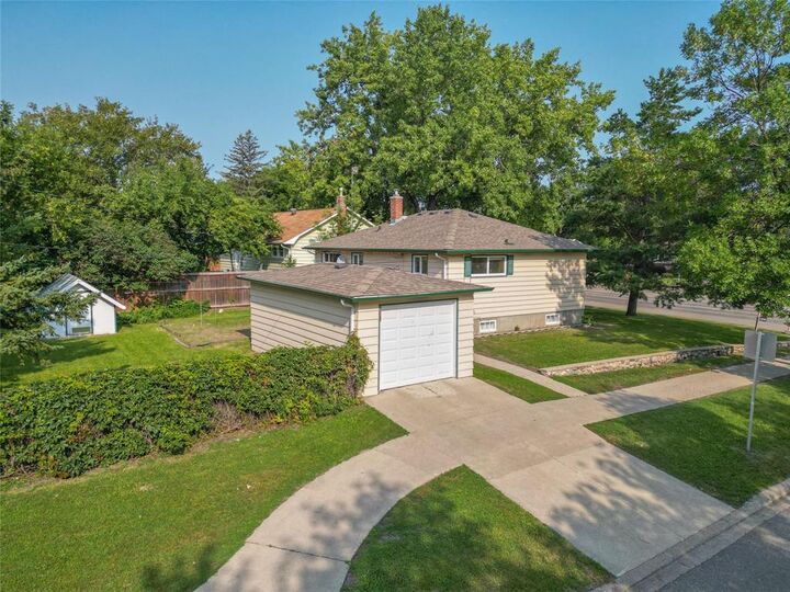 Photo de la propriété:  2204 Richmond Avenue  MB R7B 0T6 