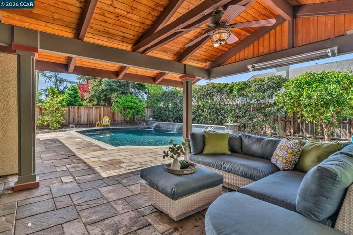 Property Photo: 1174 Central Ave CA 94551