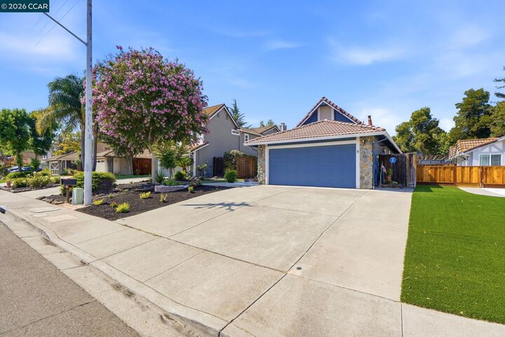 Property Photo: 1116 Larkspur Dr CA 94551