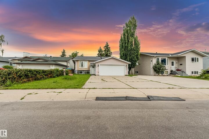 Property Photo: 4516 18A Avenue NW AB T6T 2T2
