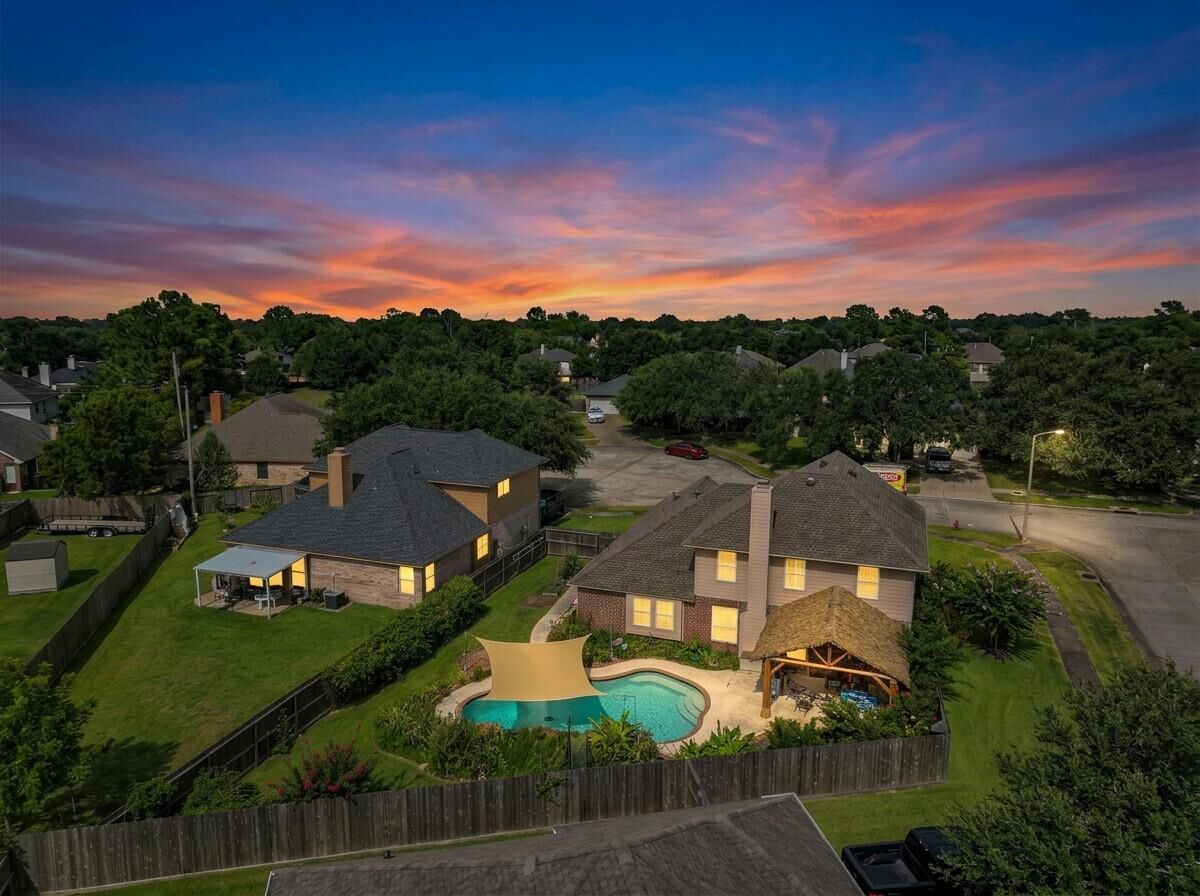 Property Photo:  183 Greenridge Circle  TX 77573 
