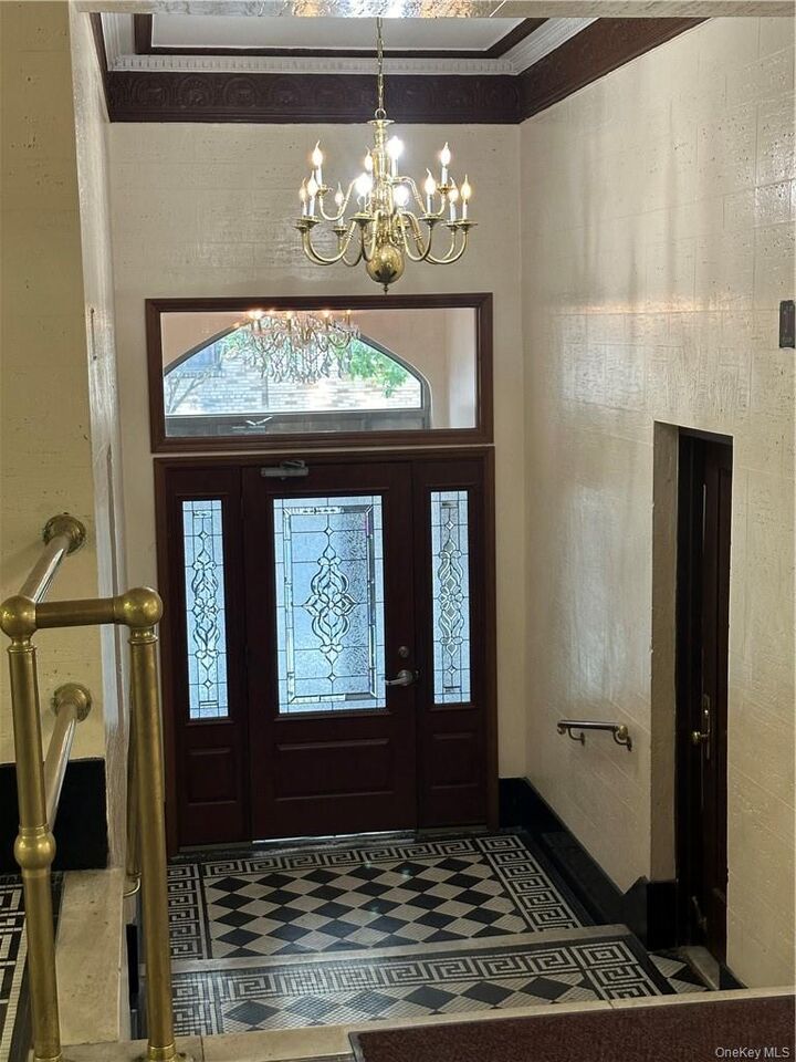 Property Photo:  2922 Barnes Avenue 6E  NY 10467 