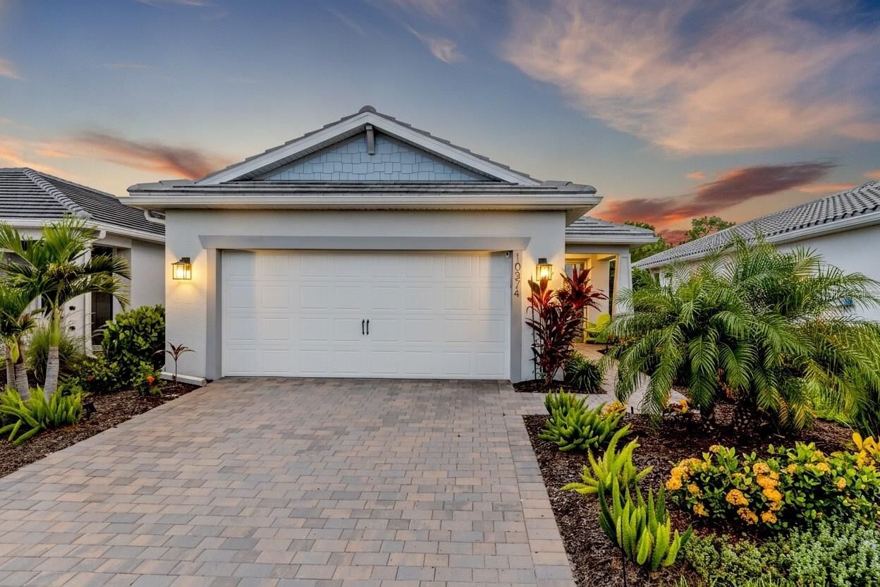 Property Photo:  10374 Abaco Falls Drive  FL 34223 