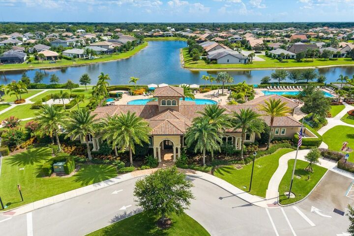 Property Photo:  218 SE Longview Drive  FL 34984 