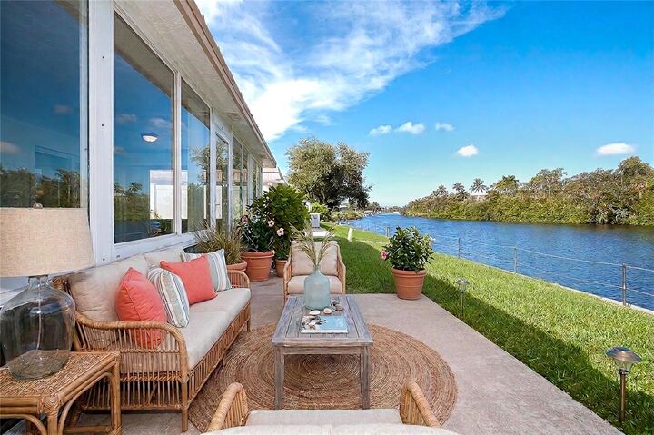 Property Photo: 2126 Riverbluff Parkway V323 FL 34231