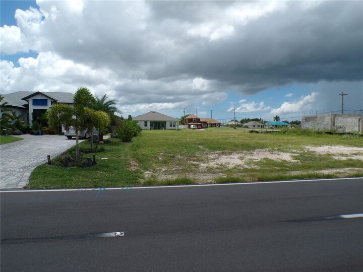 Property Photo: 420 Diplomat Parkway E FL 33909