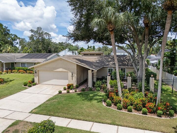 Property Photo: 3303 El Amador Court FL 33614