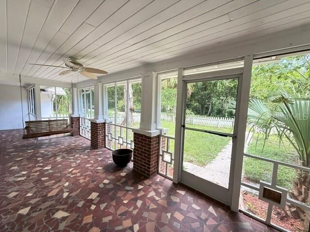 Property Photo:  331 SW 3rd Street  FL 32621 