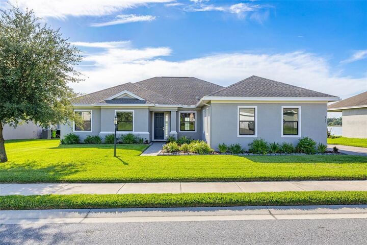 Property Photo: 473 Lake View Way FL 33823