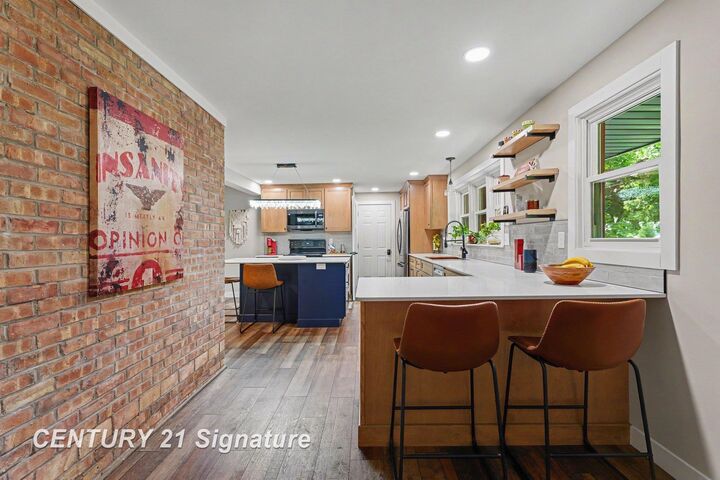 Property Photo:  608 Hillcrest Road  MI 48640 