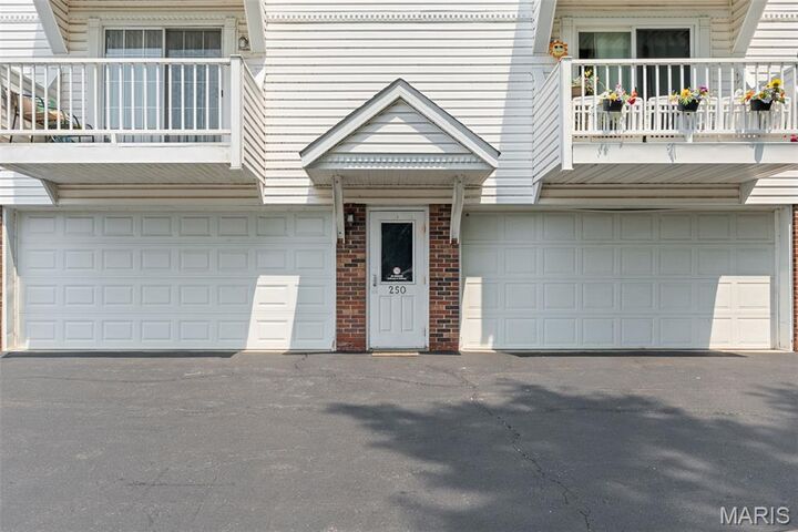 Property Photo: 254 Carriage Court MO 63090
