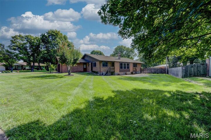 Property Photo:  13248 Hobnail Drive  MO 63146 
