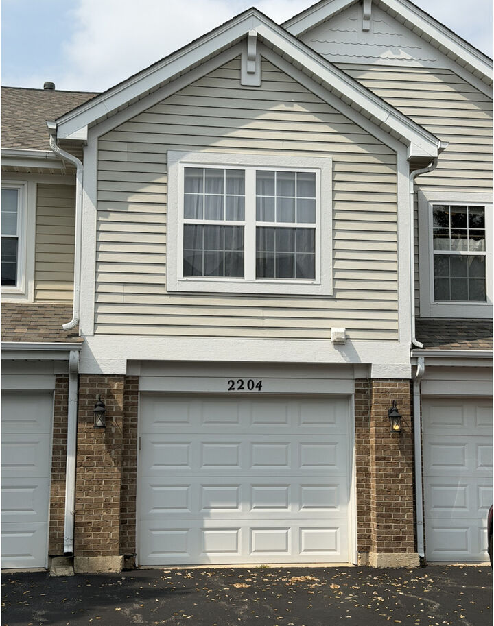 Property Photo: 2204 Scott Lane 2204 IL 60502