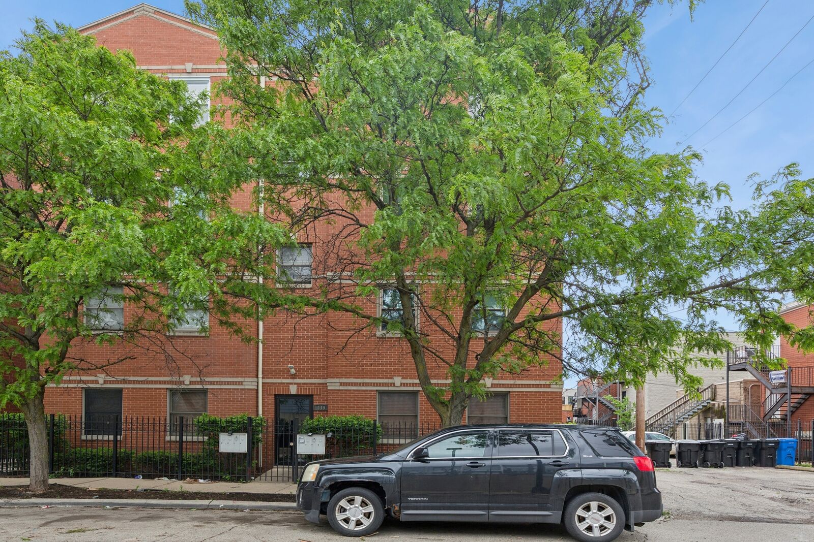 Property Photo: 519 S Maplewood Avenue 4S IL 60612