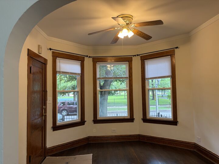 Property Photo:  3022 N Hoyne Avenue 1  IL 60618 