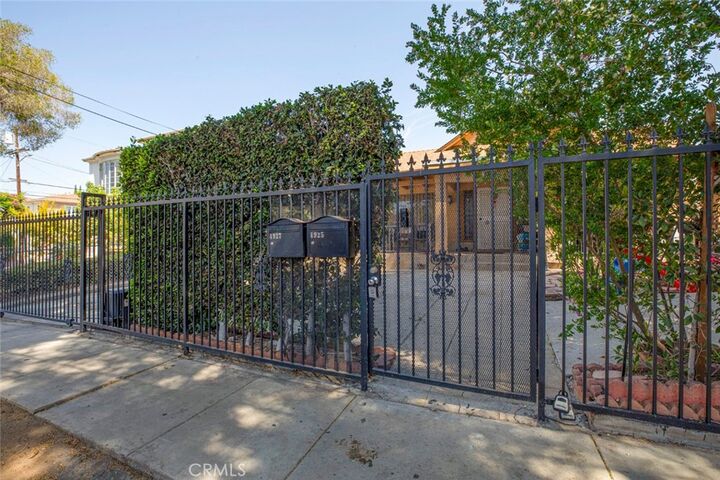 Property Photo:  4927 Lexington  CA 90029 