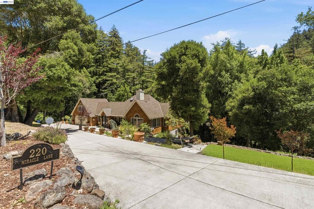 Property Photo:  220 Miracle Ln  CA 95060 