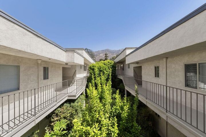 Property Photo:  555 W Sierra Madre Boulevard I  CA 91024 