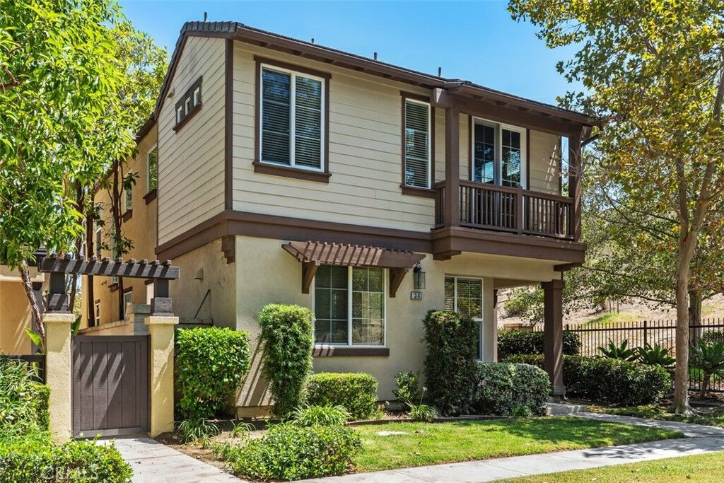 Property Photo:  34 Paperwhite  CA 92603 
