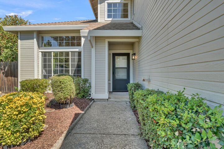 Property Photo: 2220 Thurton Drive CA 95747