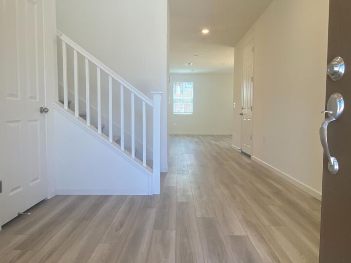 Property Photo:  564 Spalding Way  CA 95330 