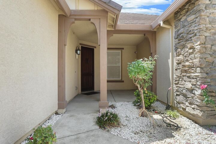 Property Photo:  9864 Elston Circle  CA 95757 